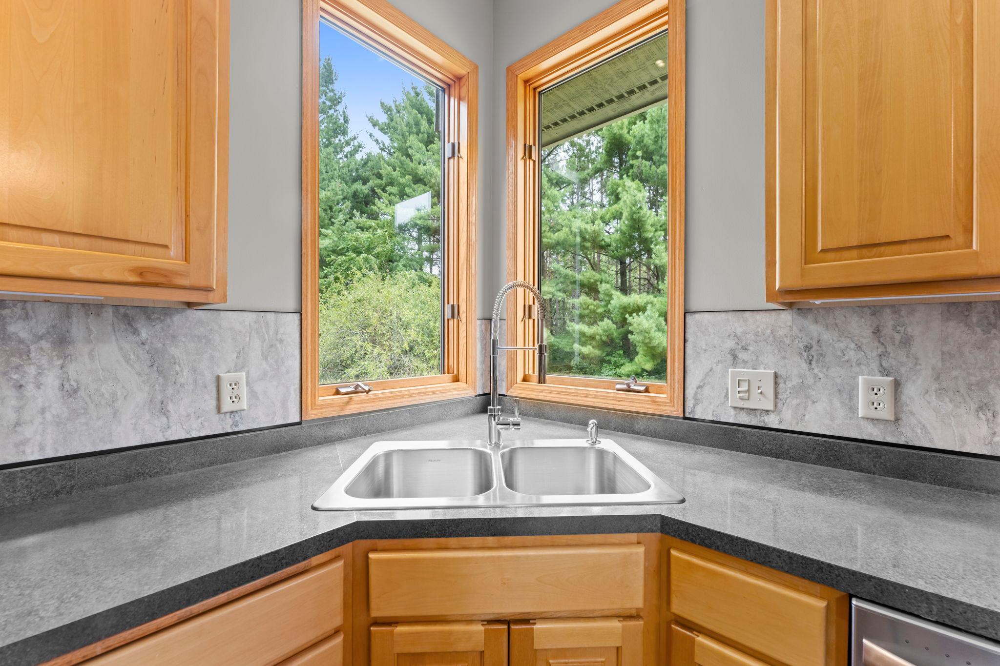 37-web-or-mls-13840 28th St N-156.jpg