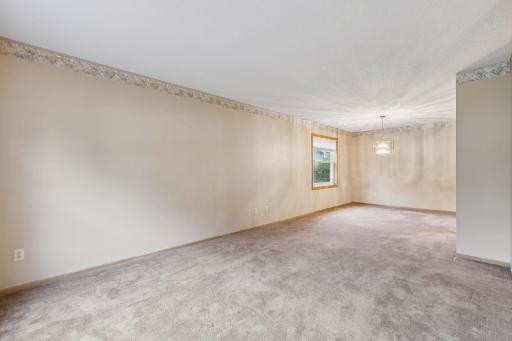 9119 Nantwick Ridge, Brooklyn Park, MN 55443