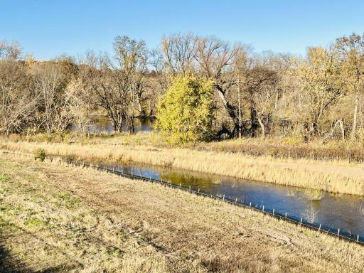 Stroll along serene riverfront trails and immerse yourself in natureâs beauty. Perfect for morning walks, evening jogs, or simply unwinding by the waterâright within your community.