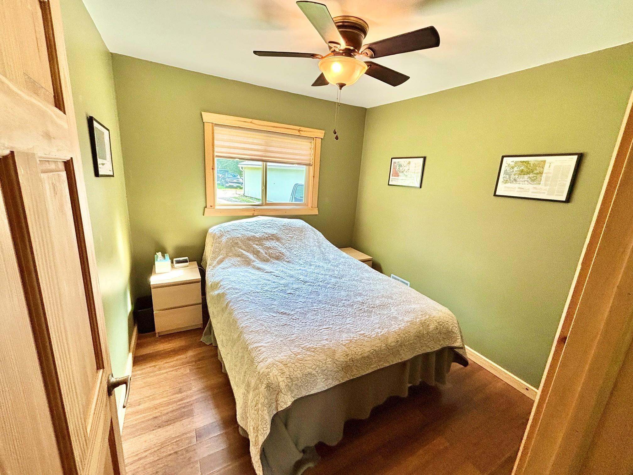 bedroom1.jpg