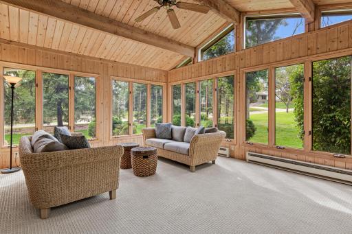 Gorgeous Sunroom!