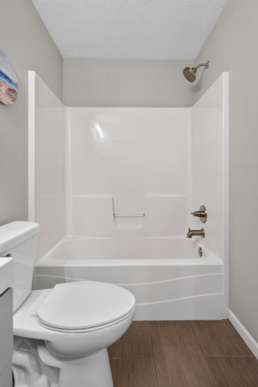 Another view of the full hallway bathroom.