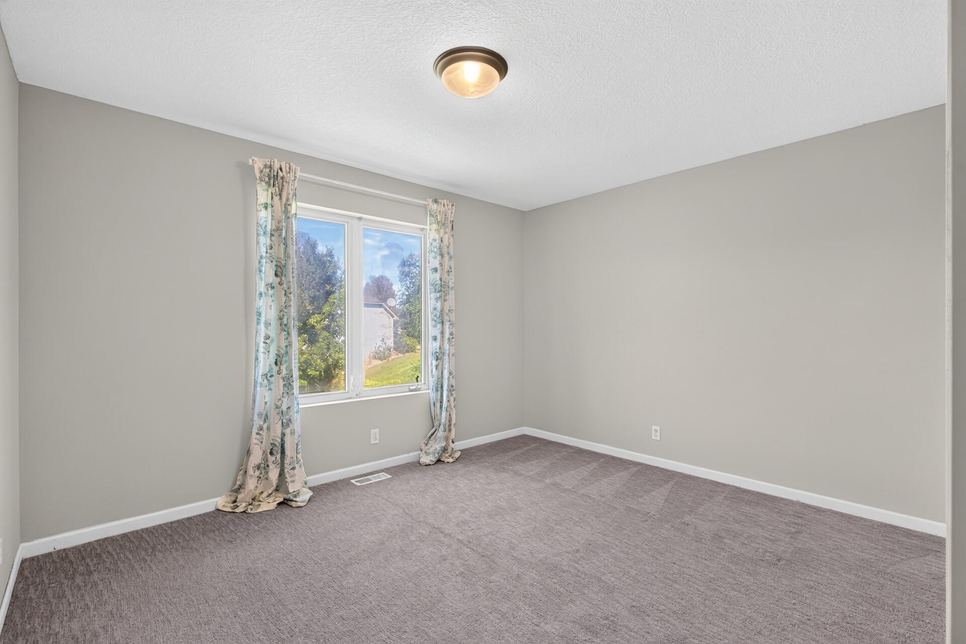 Large Bedroom 3.