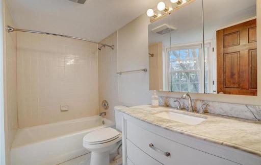 603 Lake Street, 307, Excelsior, MN 55331
