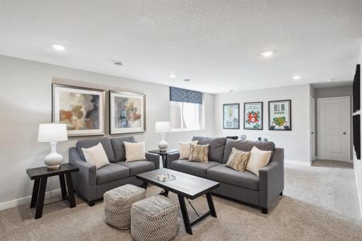 Welcome to the Henley by DR Horton located in Highview Park in Shakopee.