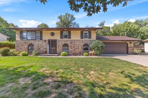 7917 Mount Curve Boulevard, Brooklyn Park, MN 55445