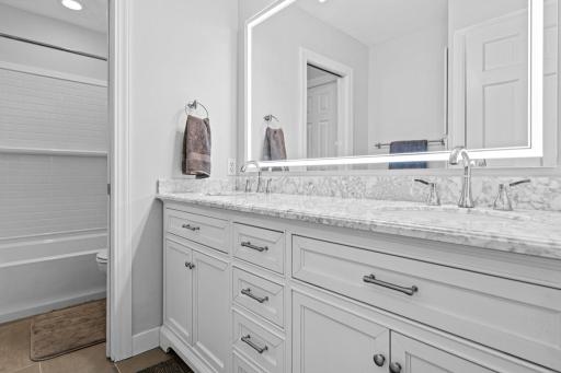 1355 Eide Circle, Arden Hills, MN 55112