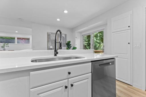 16-web-or-mls-3818 W 103rd St-65.jpg