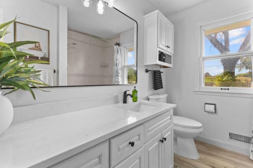 Newly updated full bathroom