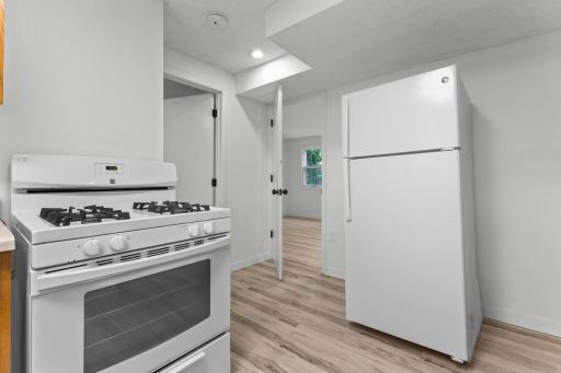 Full kitchen in LL, can be multi-generational living, private apartment