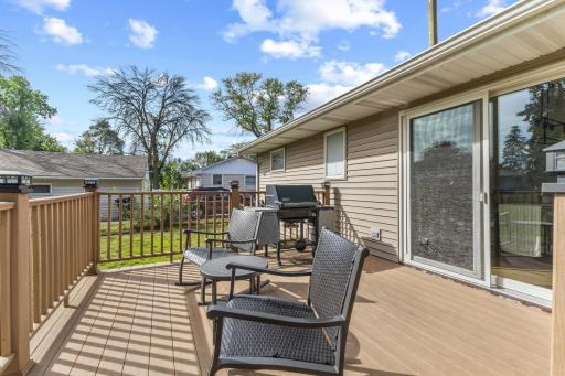 Come and relax on the maintenance free deck