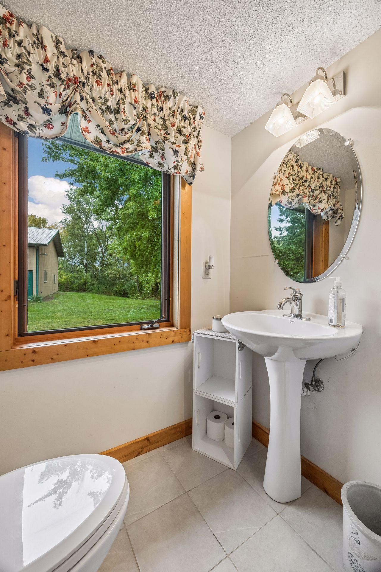 Upper Level- 1/2 Bath