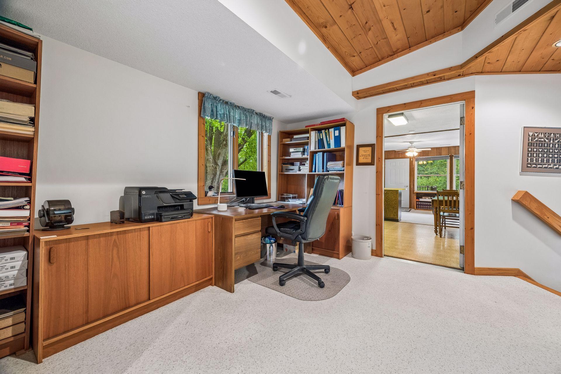 Upper Level- Office Nook