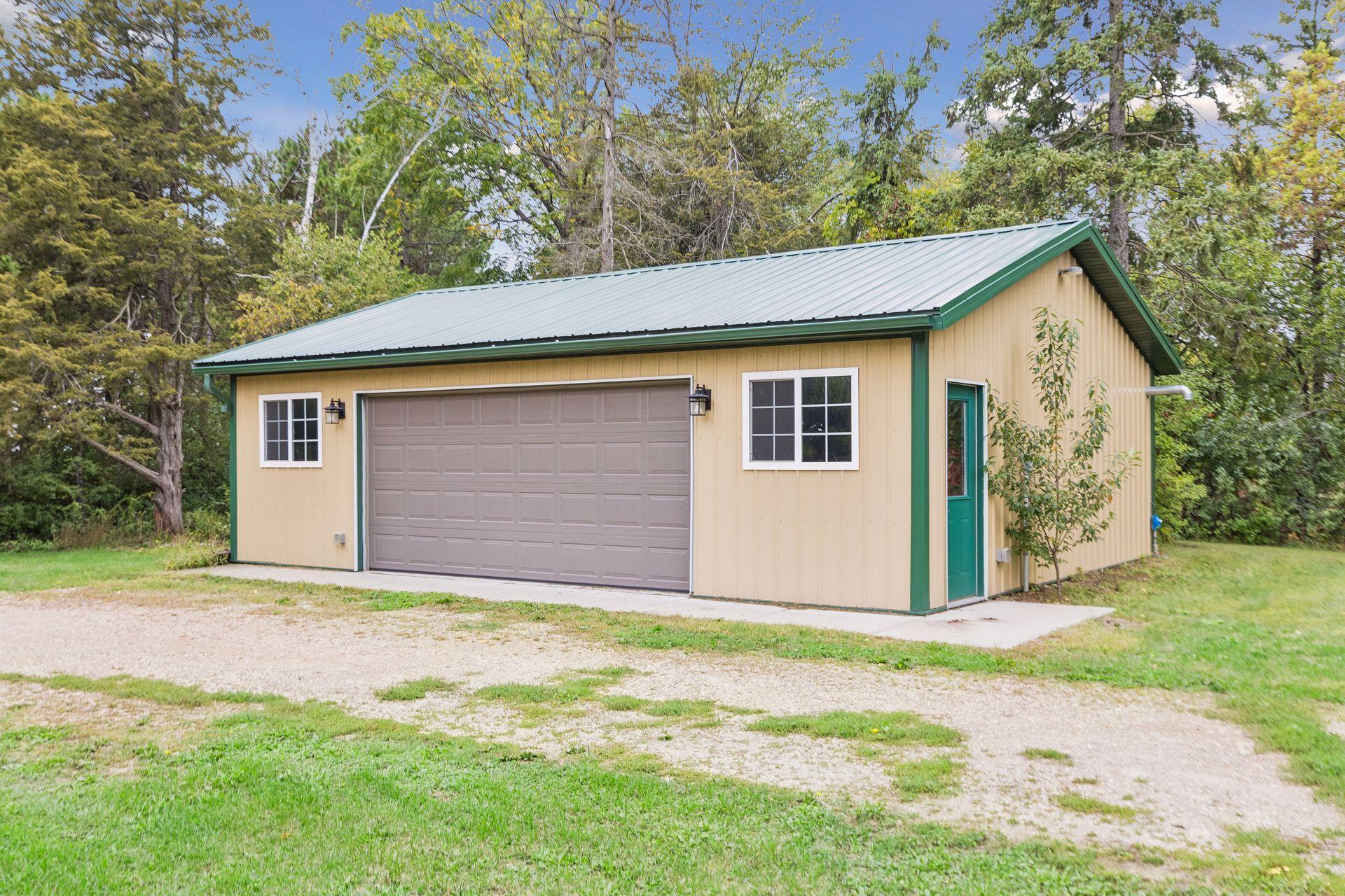 Detached Garage
