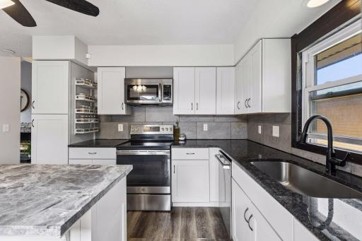 521 Central Avenue W, Saint Paul, MN 55103