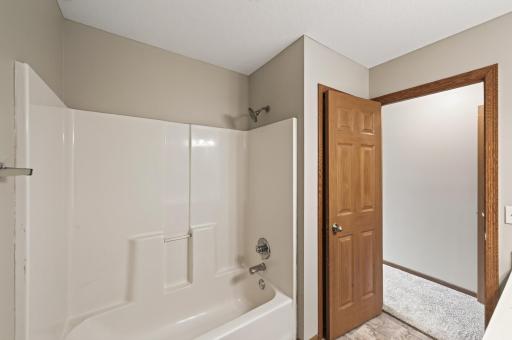 Upper Level Full Bath