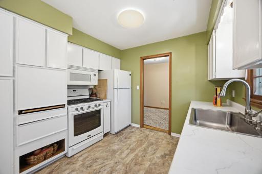 4725 Winnetka Avenue N, New Hope, MN 55428