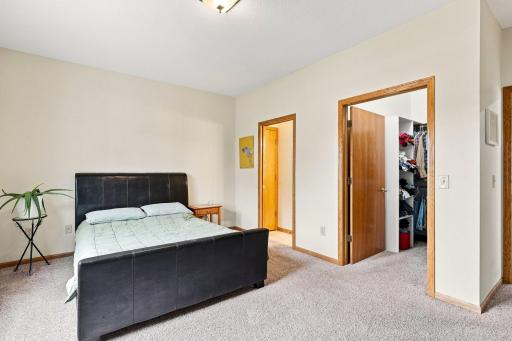 802 Saint Lawrence Drive, Northfield, MN 55057