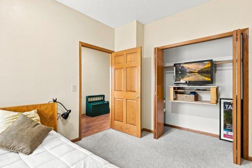 802 Saint Lawrence Drive, Northfield, MN 55057