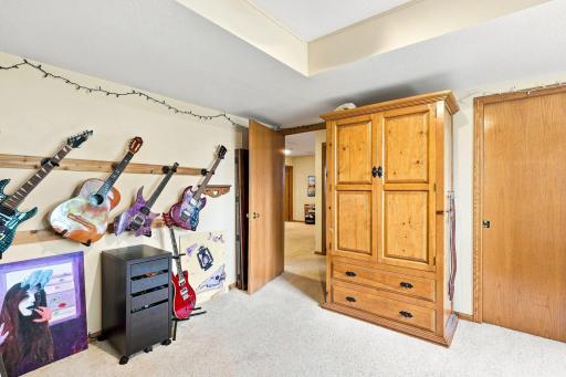 802 Saint Lawrence Drive, Northfield, MN 55057