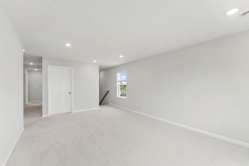 1055 Adamstown Drive, Rosemount, MN 55068