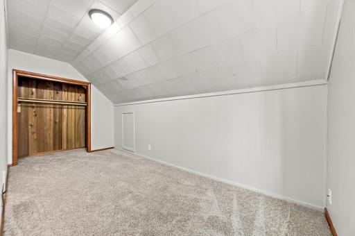 601 11th Street N, Moorhead, MN 56560