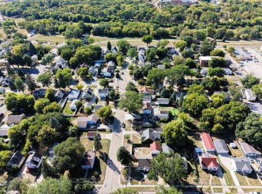 601 11th Street N, Moorhead, MN 56560