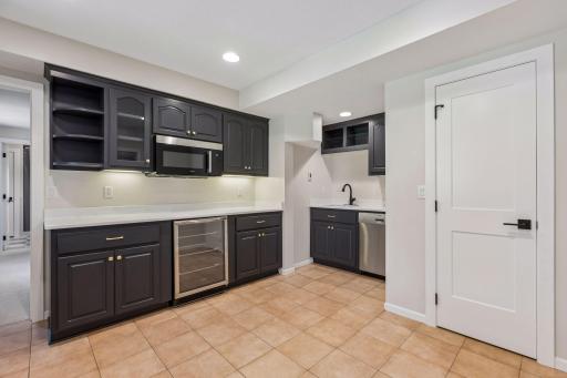 Fantastic kitchenette that's perfect for all gatherings!