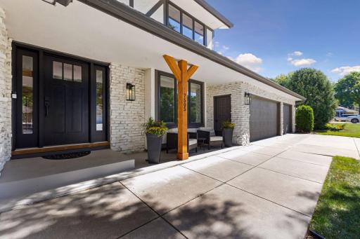 7505 Hyde Park Drive, Edina, MN 55439