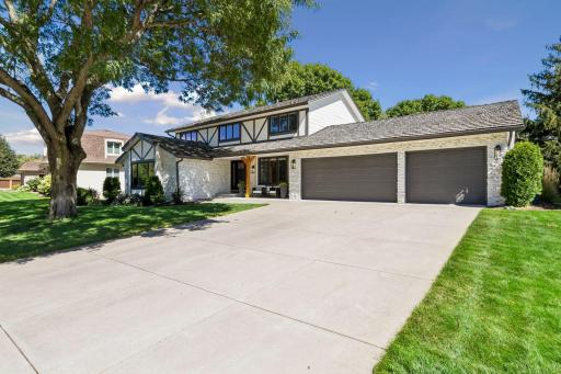 7505 Hyde Park Drive, Edina, MN 55439