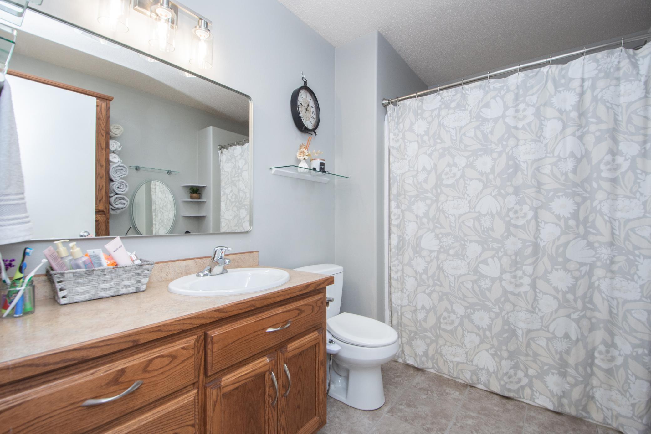 upper full bath