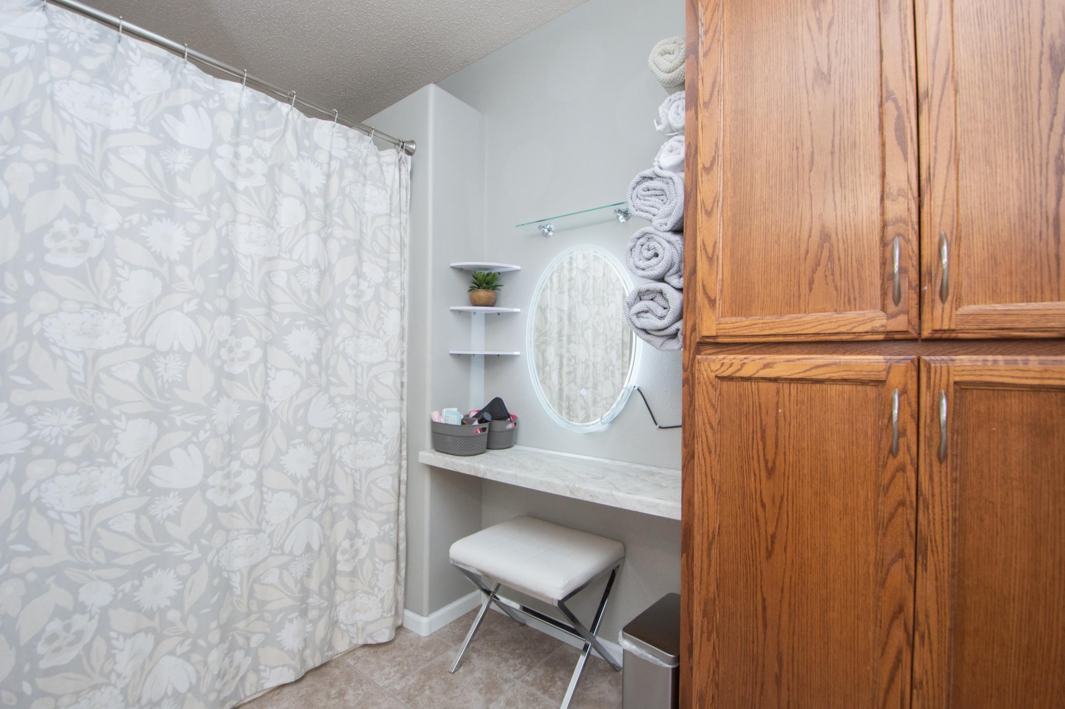 upper full bath