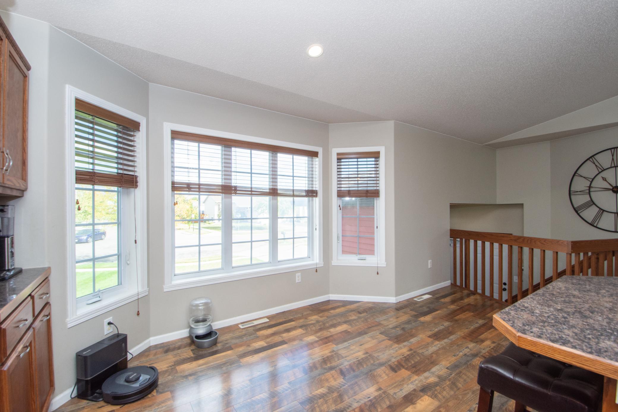kitchen/breakfast nook