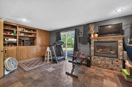 9547 Irving Avenue N, Brooklyn Park, MN 55444