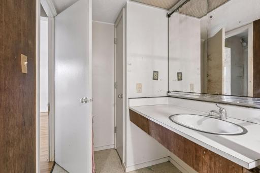 6423 Colony Way, 1B, Edina, MN 55435