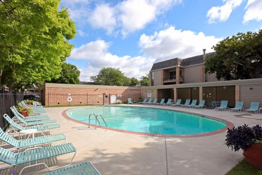 6423 Colony Way, 1B, Edina, MN 55435