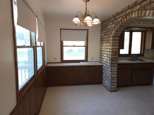495 Vadnais Road, Vadnais Heights, MN 55127