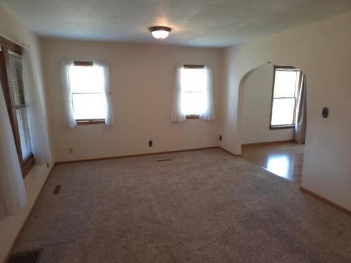 495 Vadnais Road, Vadnais Heights, MN 55127
