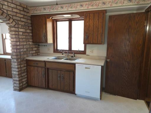 495 Vadnais Road, Vadnais Heights, MN 55127