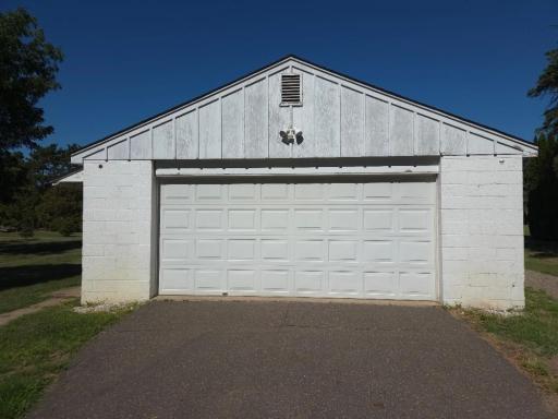 495 Vadnais Road, Vadnais Heights, MN 55127