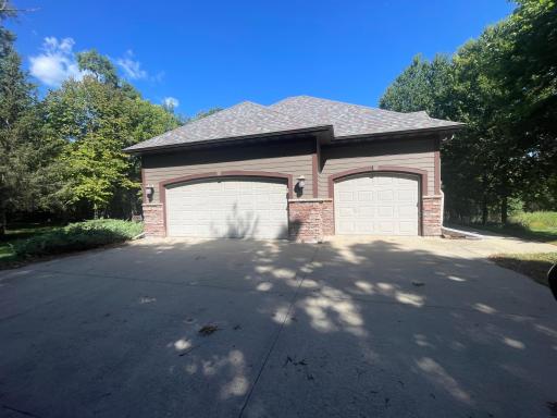 GARAGE VIEW