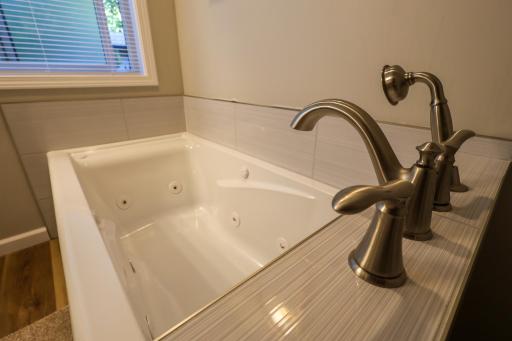 1431 Sumter Avenue N, Golden Valley, MN 55427
