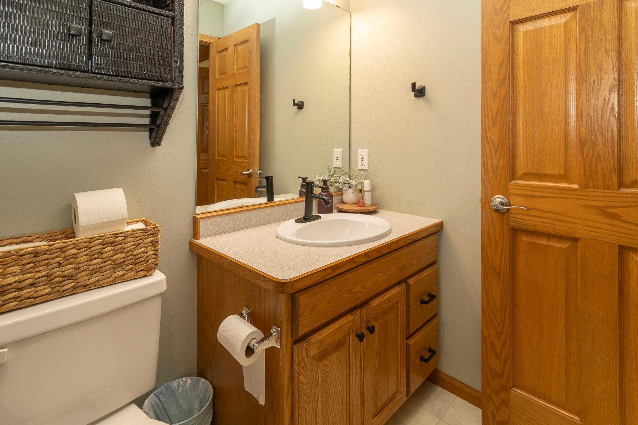 13 Bathroom 2 _ A.jpg