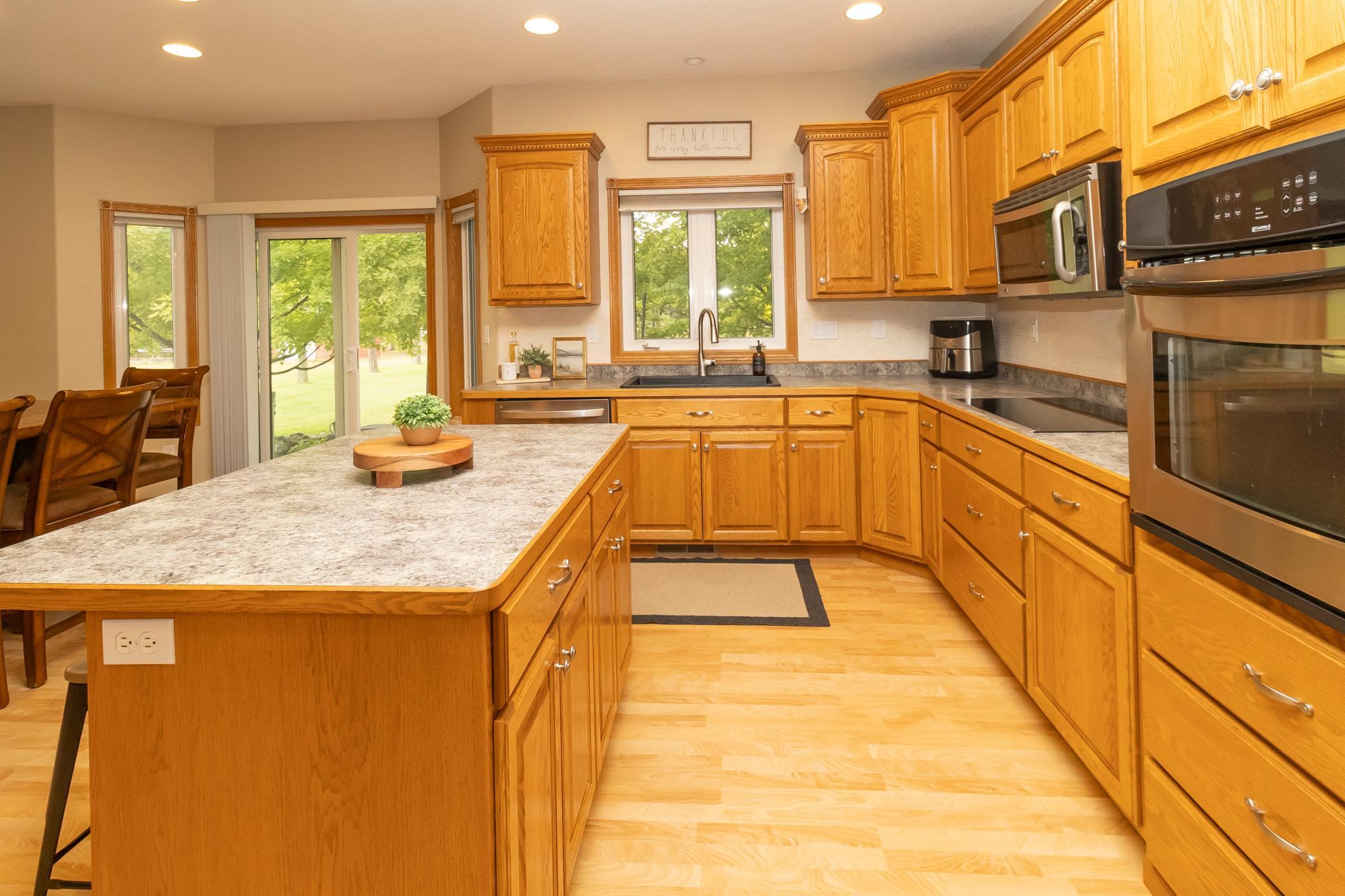 4 Kitchen _ B.jpg