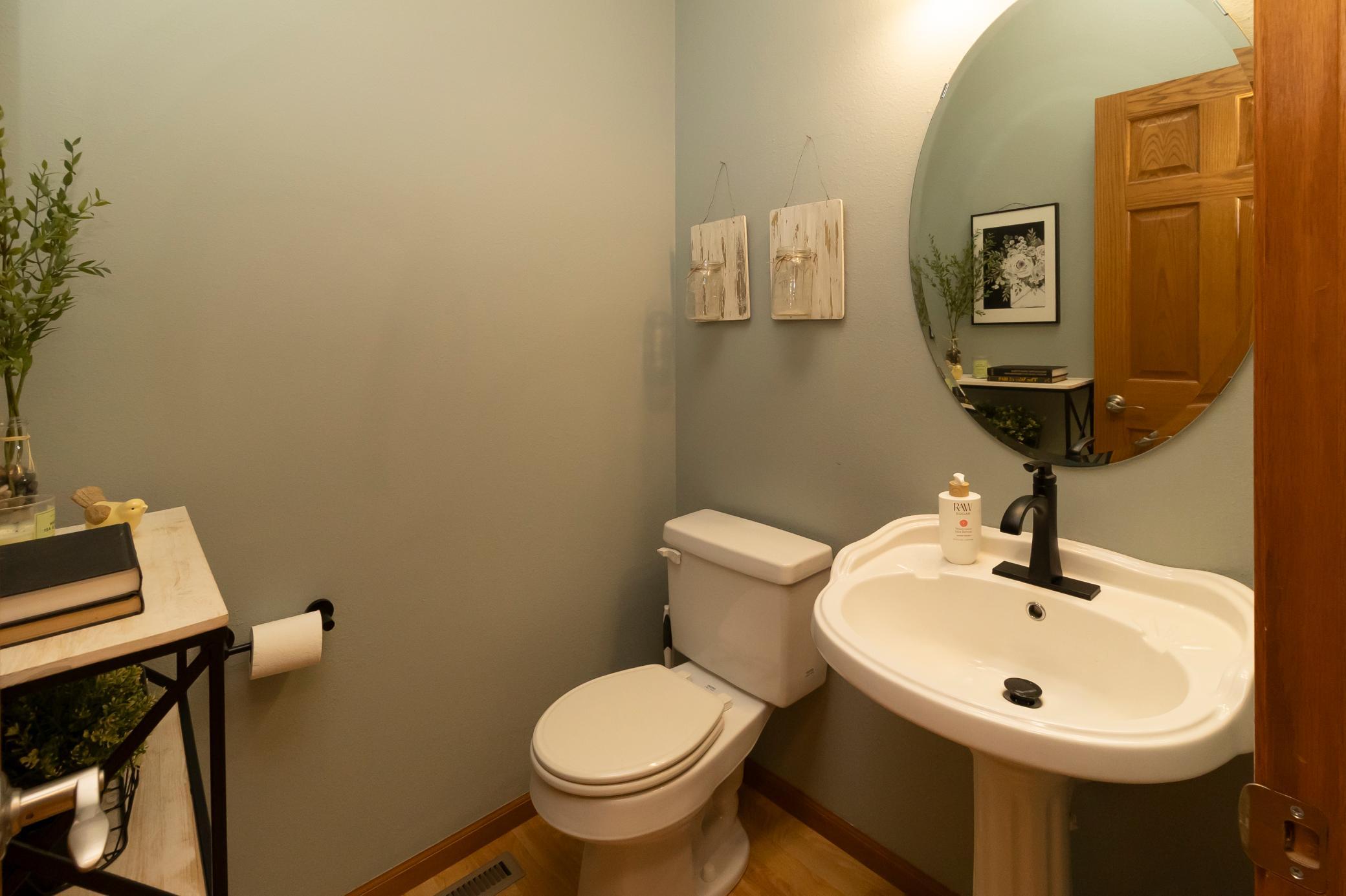 7 Bathroom 1 _ C.jpg