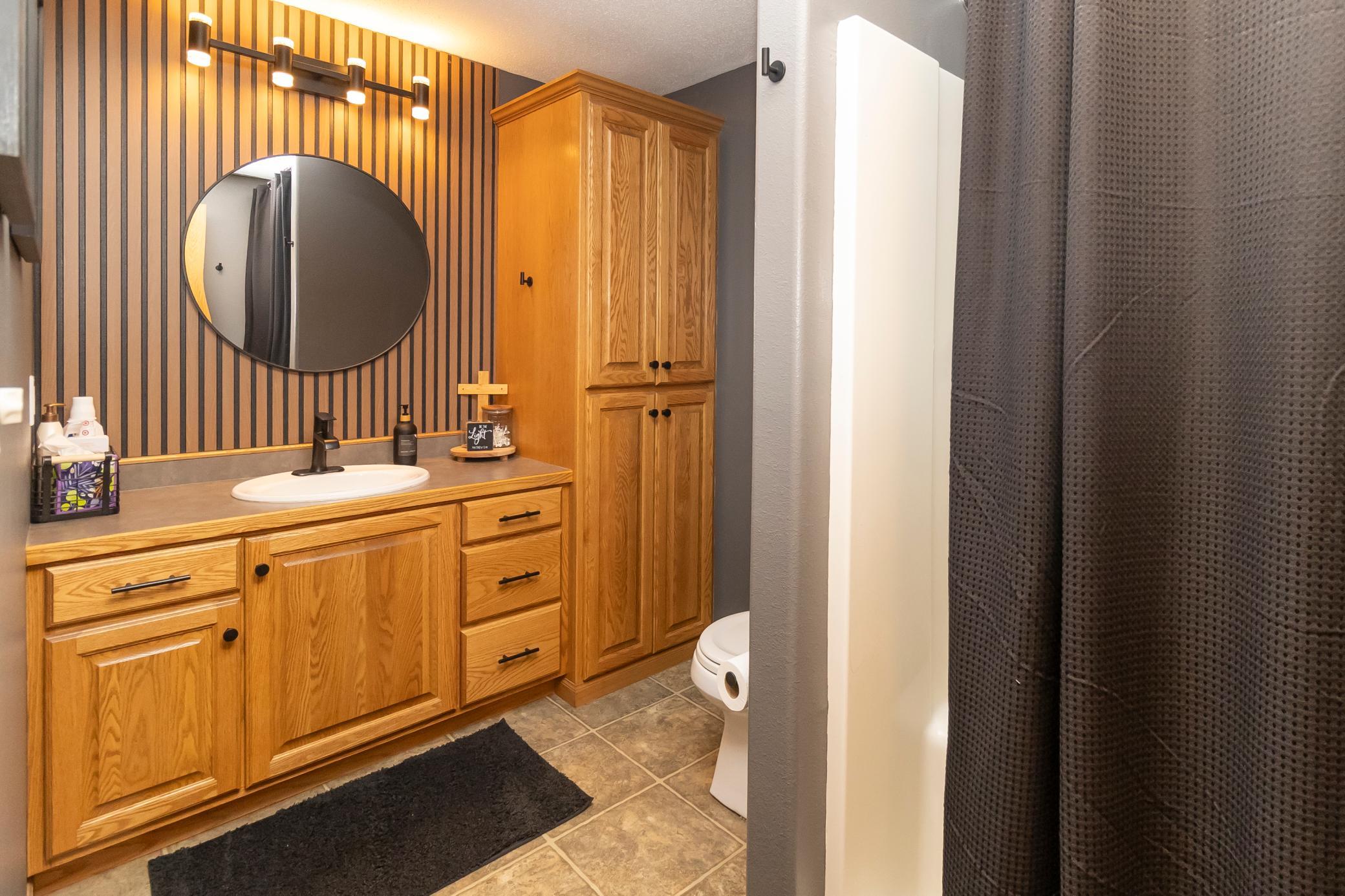 17 Bathroom 4 _ A.jpg