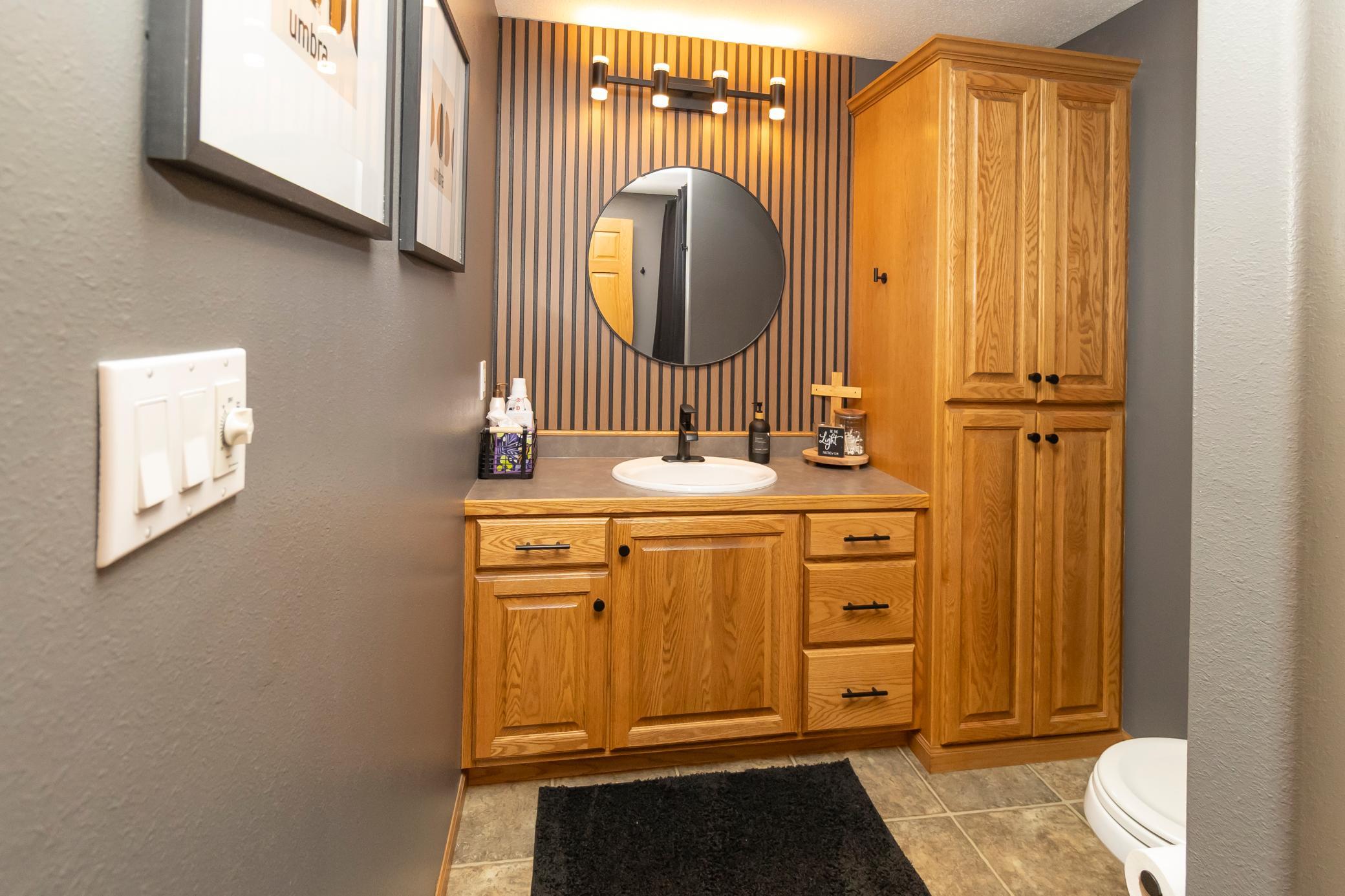 17 Bathroom 4 _ B.jpg