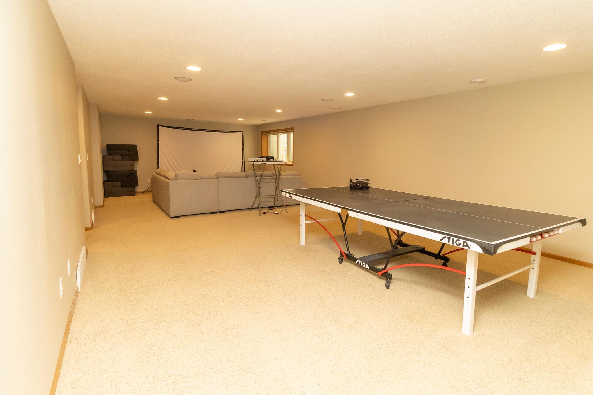 16 Family Room _ A.jpg