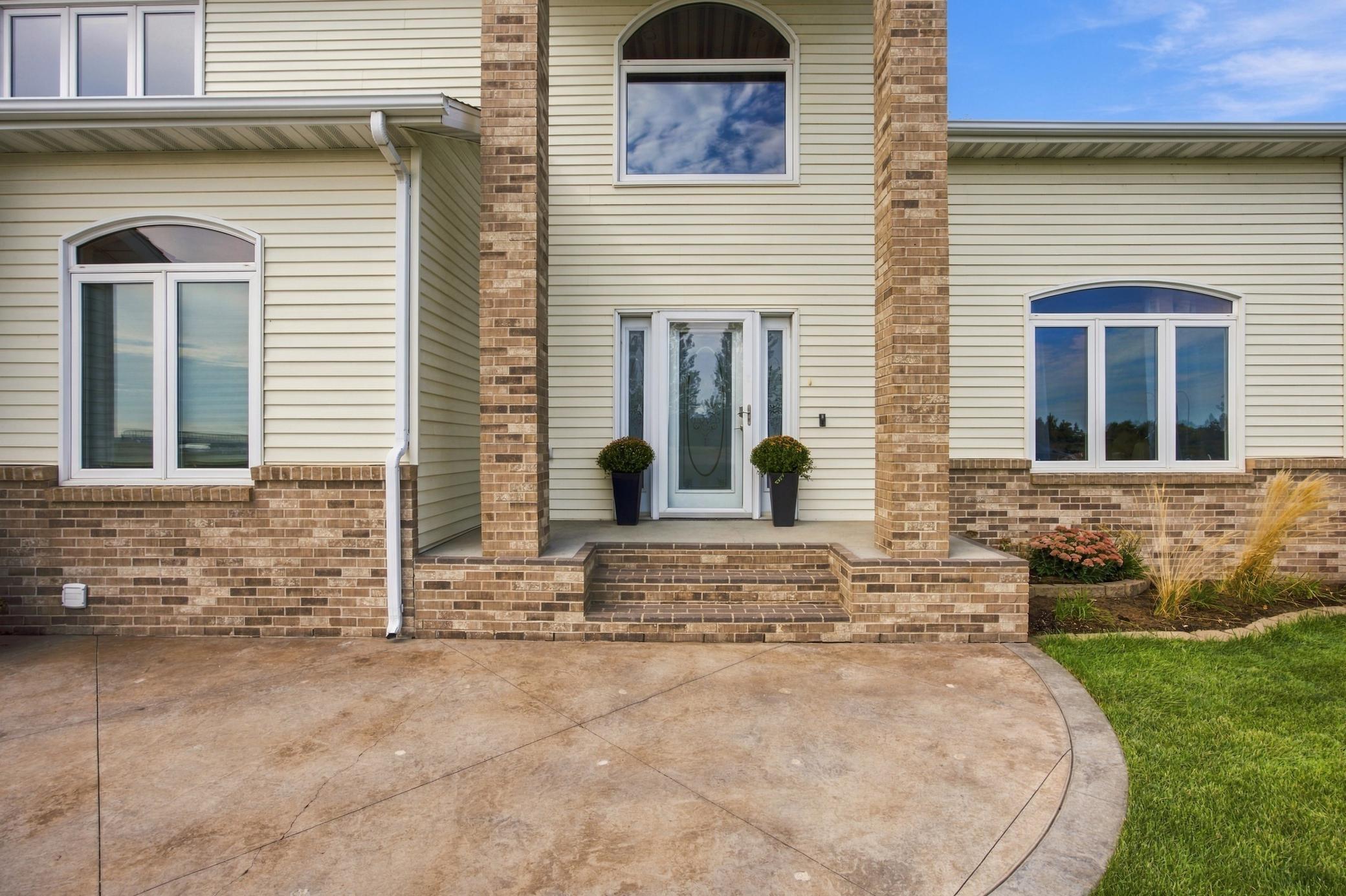 15 Exterior _ C.jpg