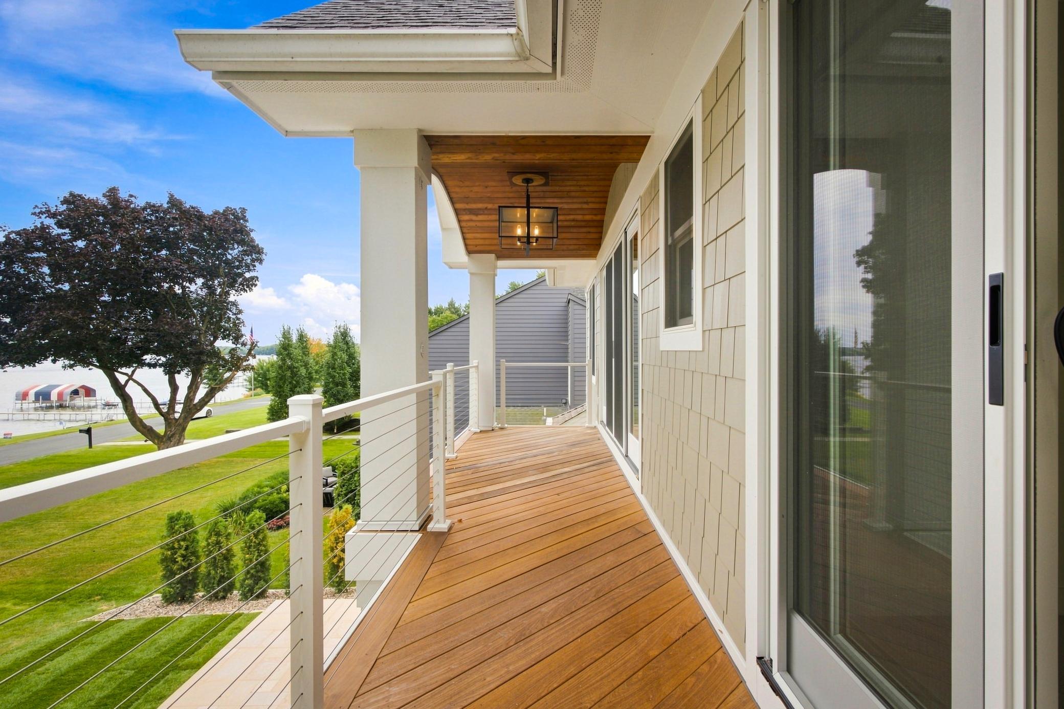 Upper level balcony